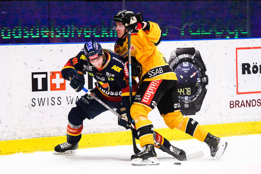 Djurgårdens Tom Wandell och Luleås Arttu Ilomäki
