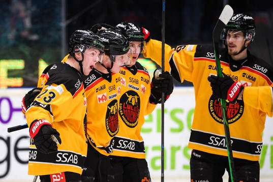 Luleås Jesper Sellgren jublar