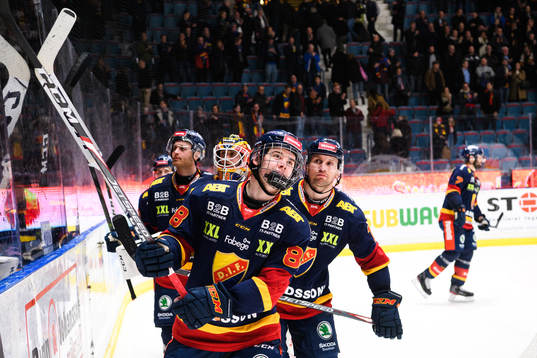 Djurgårdens Alexander Holtz  jublar