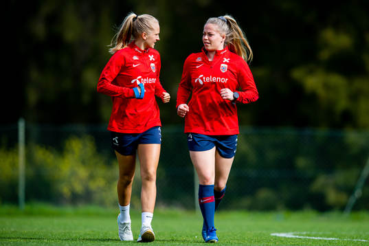 Amalie Eikeland and Therese Sessy Åsland of the Norwegian