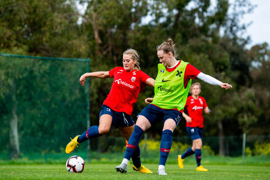 Lisa-Marie Karlseng Utland and Stine Reinås of the