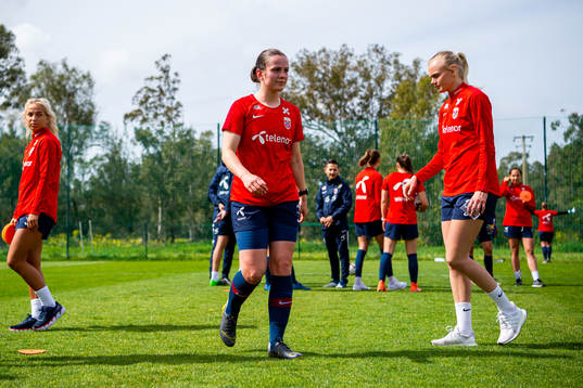 Tuva Hansen and Karina Sævik of the Norwegian women’s