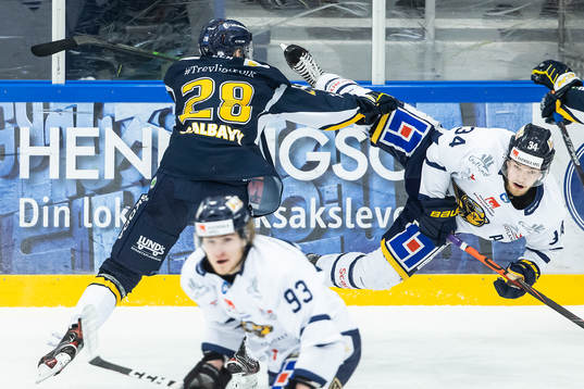 Borlänges Matej Galbavy och Visby/Romas Erik Palm