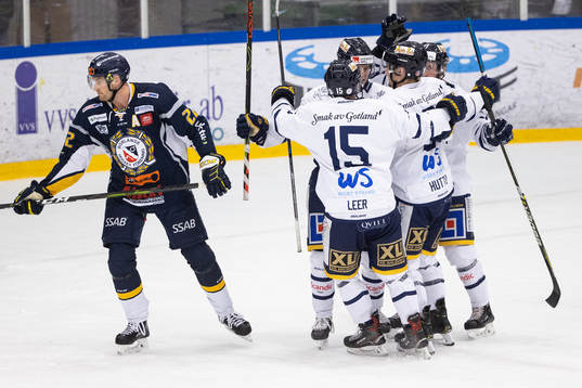 Visby/Romas Mikael Hedlund jublar med Ryker Leer och Teemu