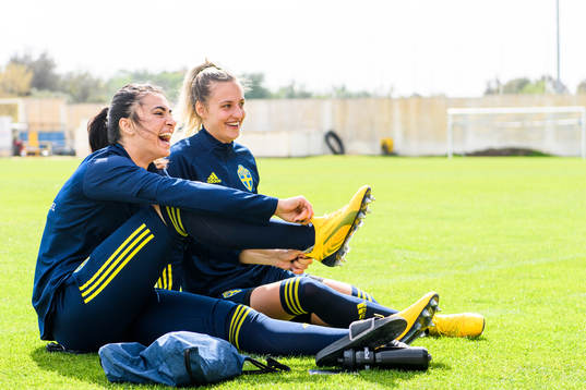 Goalkeeper Zecira Musovic and Nathalie Björn