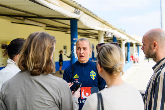 Julia Karlernäs is interviewed by the media