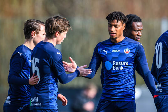 Helsingborgs Max Svensson och Joseph Ceesay jublar