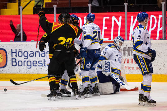 Brynäs Alexander Ljungkrantz jublar