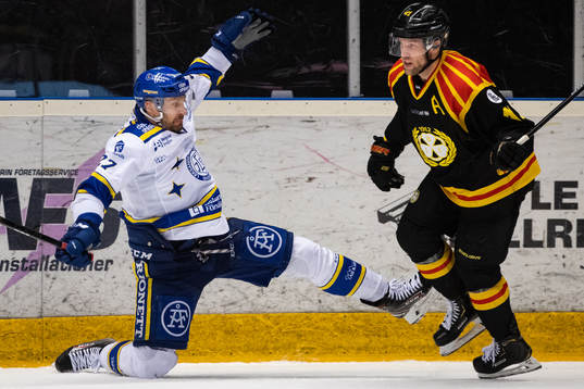 Leksands Marek Hrivik och Brynäs Greg Scott