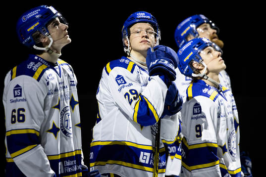 Leksands Emil Heineman  innan ishockeymatchen i SHL mellan