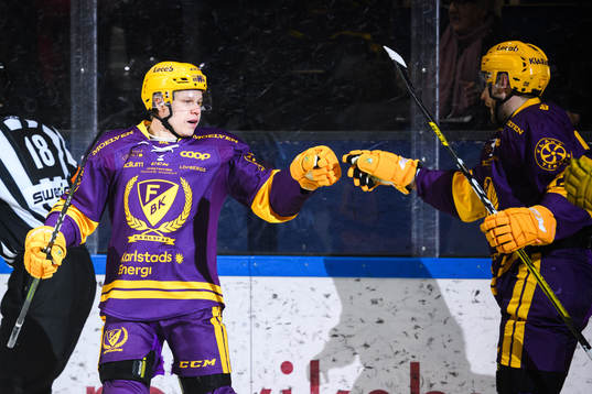 Färjestads Daniel Viksten jublar