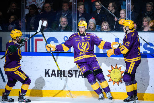 Färjestads Per Åslund jublar