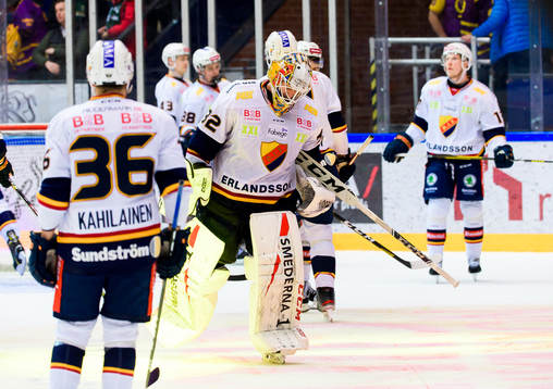 Djurgårdens målvakt Karri Rämö deppar
