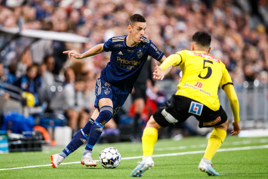 Djurgårdens Haris Radetinac och Mjällbys Mohanad Jeahze