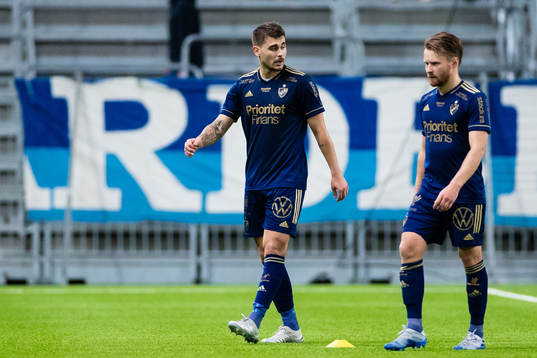 Djurgårdens Astrit Ajdarevic och Jacob Une Larsson deppar