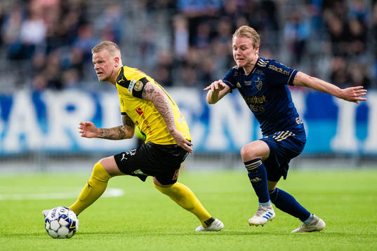 Mjällbys David Löfquist och Djurgårdens Elliot Käck
