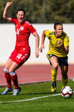 Nicoline Sørensen of Denmark and Jessica Samuelsson of