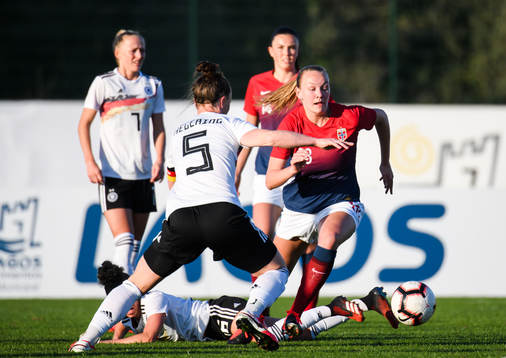 Frida Leonhardsen Maanum of Norway and Marina Hegering of