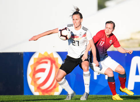 Lena Petermann of Germany and Kristine Minde of Norway