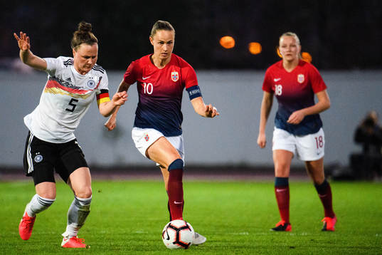 Marina Hegering of Germany against Caroline Graham Hansen