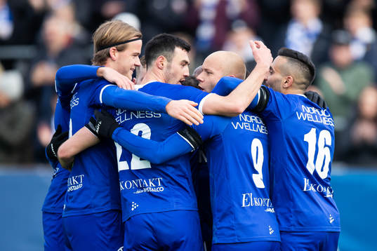 IFK Göteborgs Robin Söder jublar med lagkamrater