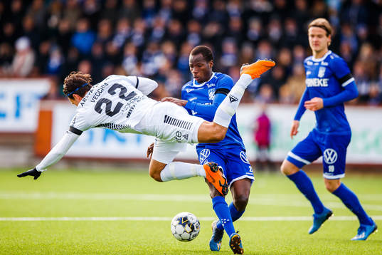 Sirius Stefan Vecchia och IFK Göteborgs Alhassan Yusuf