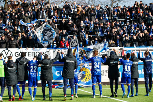 IFK Göteborgs spelare och supportrar jublar