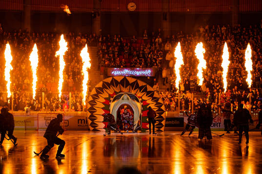 Frölundas intro innan ishockeymatchen i SHL mellan