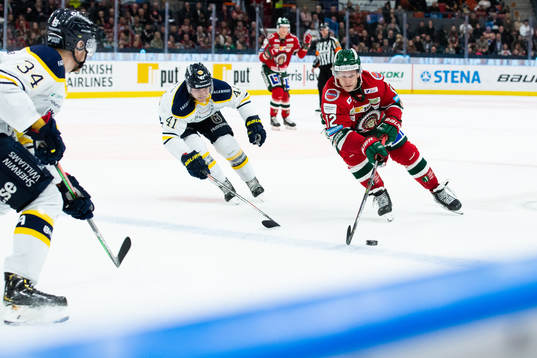 s Johan Johnsson och Frölundas Max Friberg