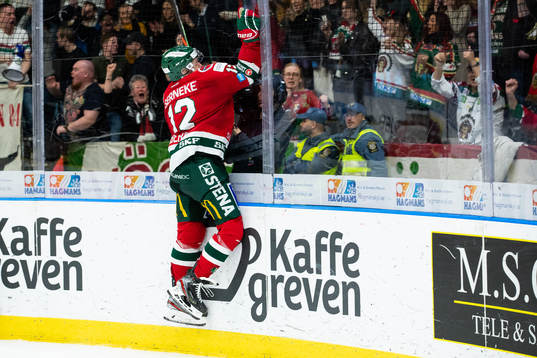 Frölundas Max Friberg jublar