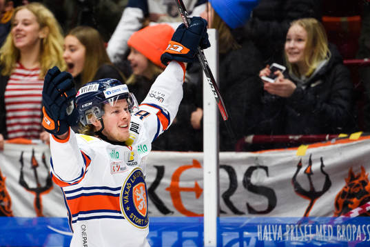 Växjös Fredrik Karlström jublar