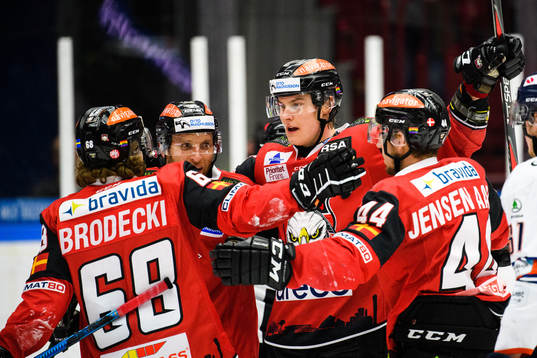Malmö Redhawks Fredrik Händemark jublar