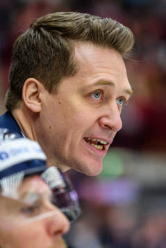 Växjös tränare Sam Hallam
