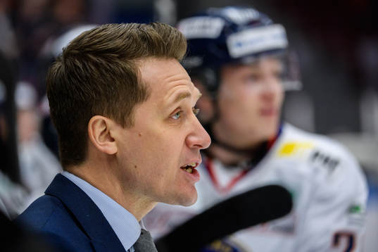 Växjös tränare Sam Hallam