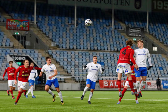 IFK Norrköpings Christoffer Nyman nickar