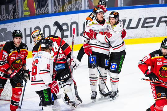 Örebros Ryan Stoa jublar