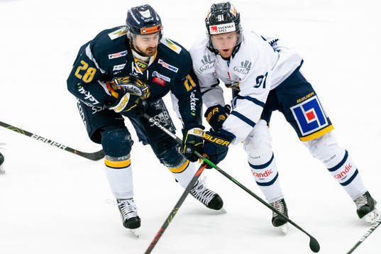 Borlänges Matej Galbavy och Visby/Romas Eric Winbergh