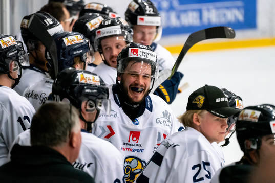 Visby/Romas Einar Engström glad i båset