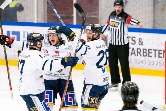 Visby/Romas David Lundmark gör mål 0-1, jublar