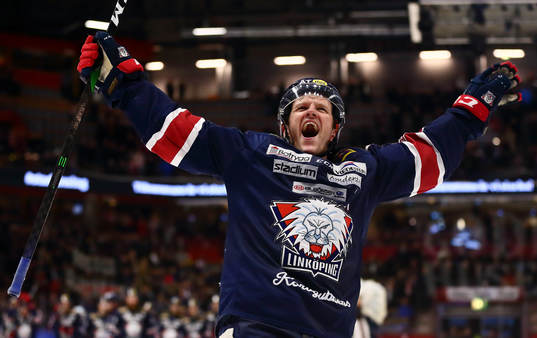 Linköpings Sebastian Karlsson jublar
