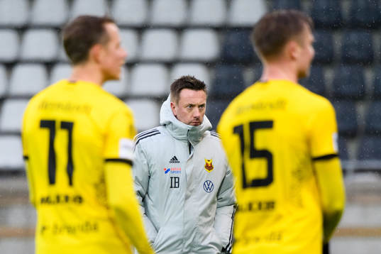 Östersunds tränare Ian Burchnall deppar