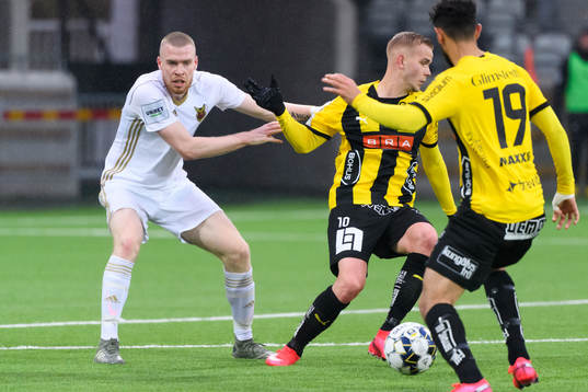 Östersunds Thomas Isherwood och Häckens Jasse Tuominen