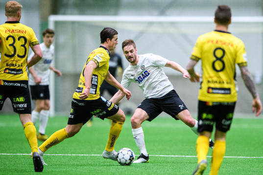 Elfsborgs Simon Olsson och Örebros Johan Mårtensson