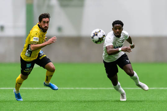 Elfsborgs Frederik Holst och Örebros Kevin Wright