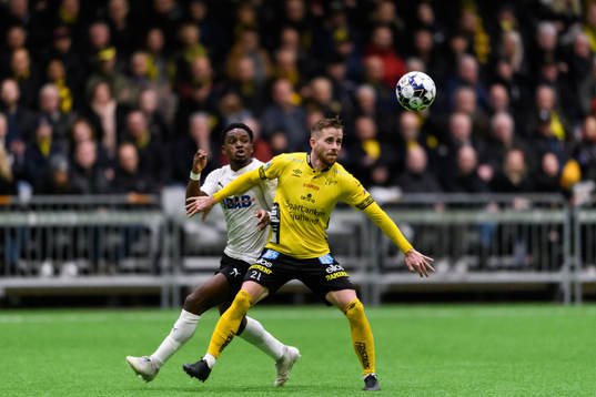 Elfsborgs Rasmus Alm och Örebros Kevin Wright