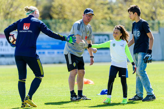 Leif Troedsson, goalkeeper coach and goalkeeper Hedvig