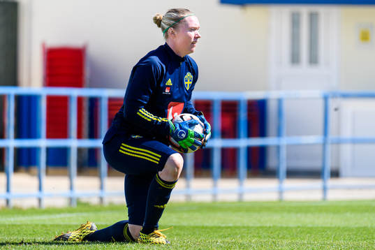 Goalkeeper Hedvig Lindahl