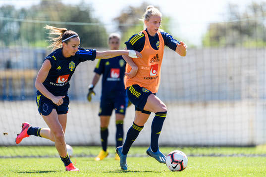 Kosovare Asllani and Sofia Jakobsson