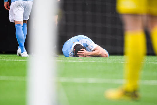 Malmö FFs Behrang Safari har ont