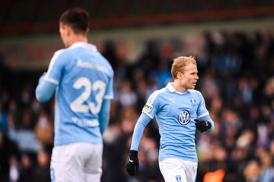 Malmö FFs Oscar Lewicki deppar